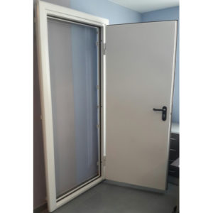 Правая противопожарная металлическая дверь / серия FRM7432